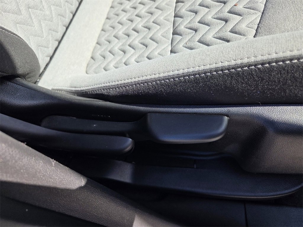 Used 2023 Chevrolet Equinox LS w/ LS Convenience Package image 16