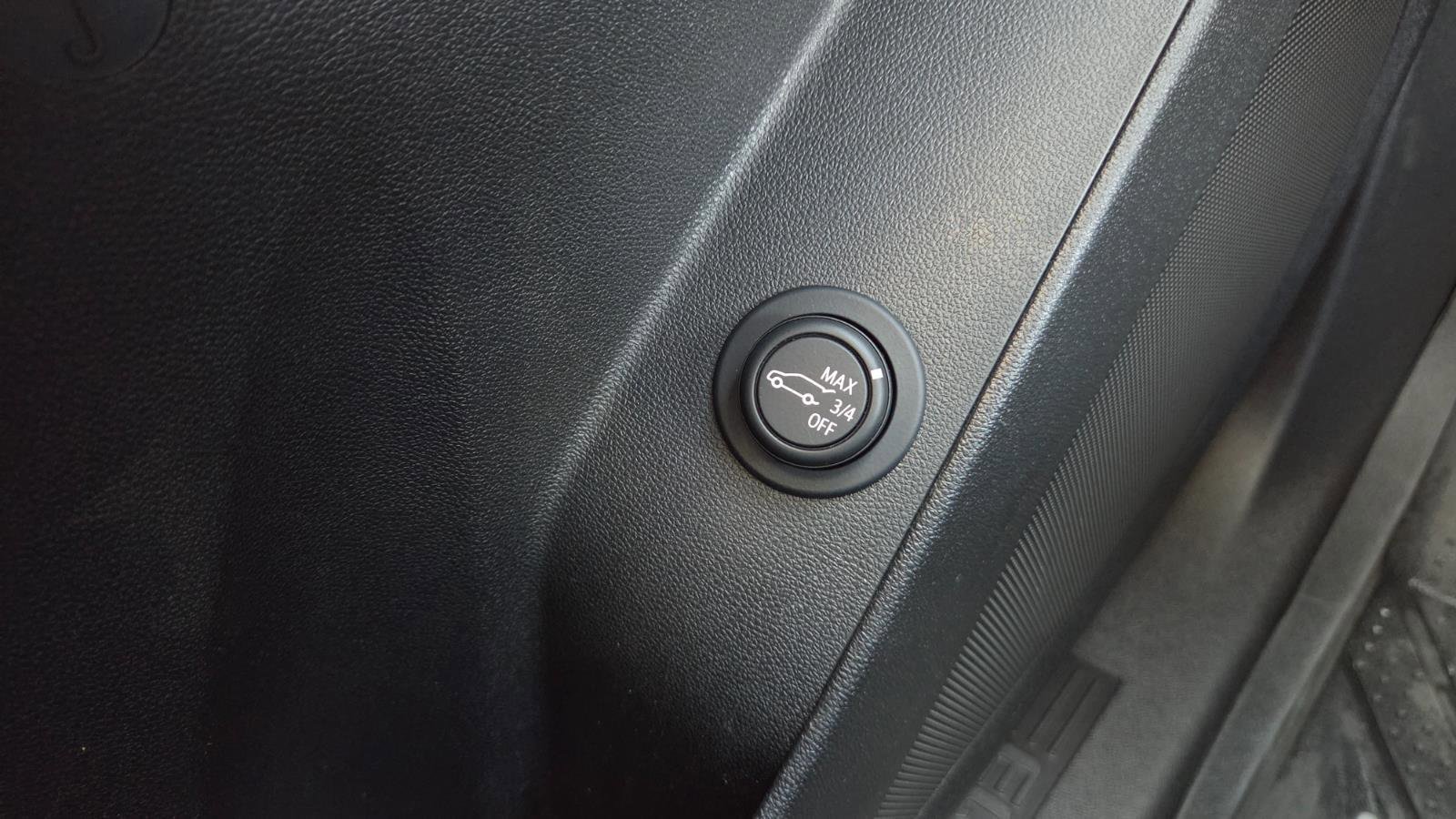 Used 2023 Chevrolet Equinox LT image 29