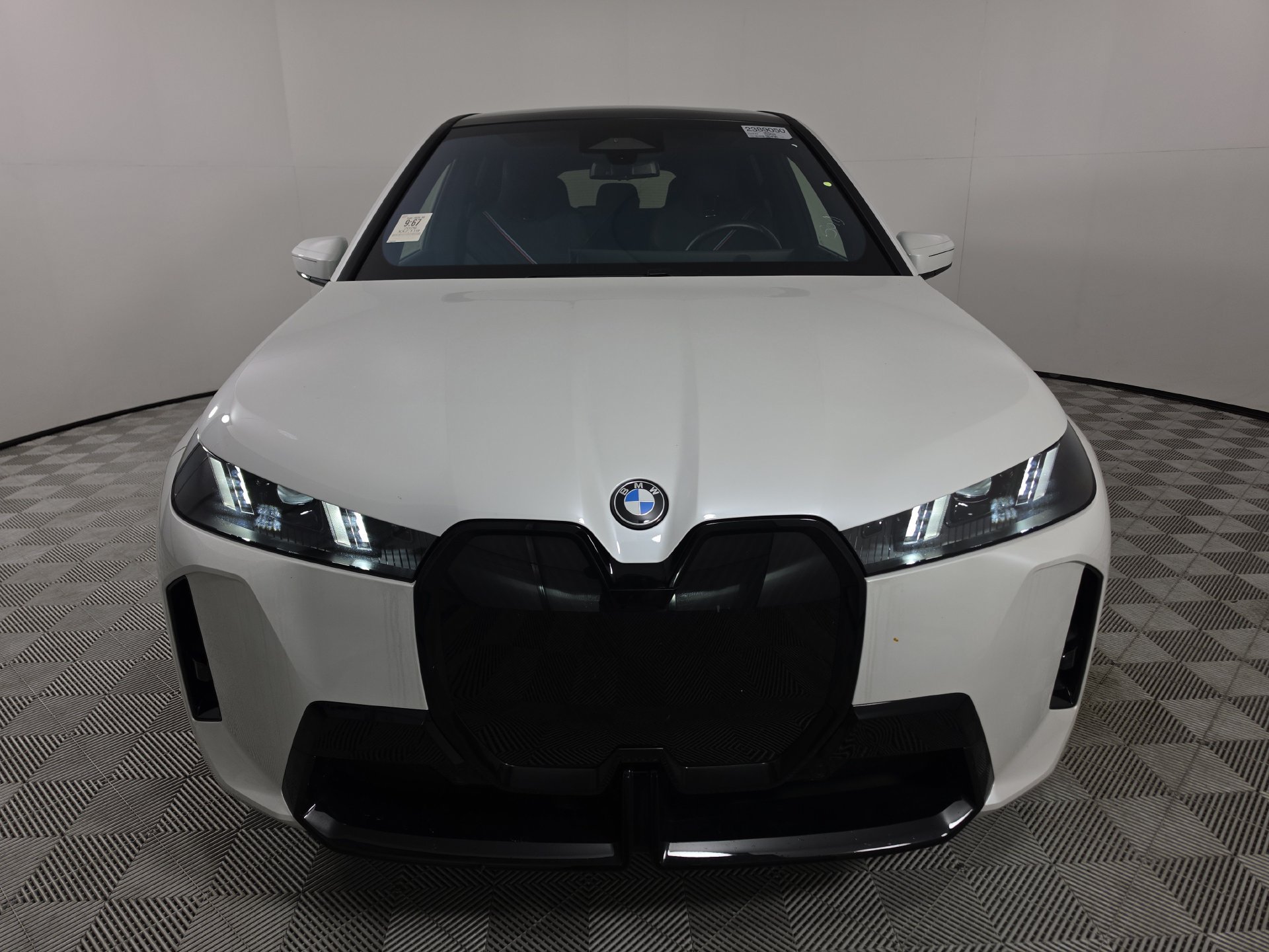 Used 2026 BMW iX xDrive45 w/ M Sport Package AWD/4WD image 9