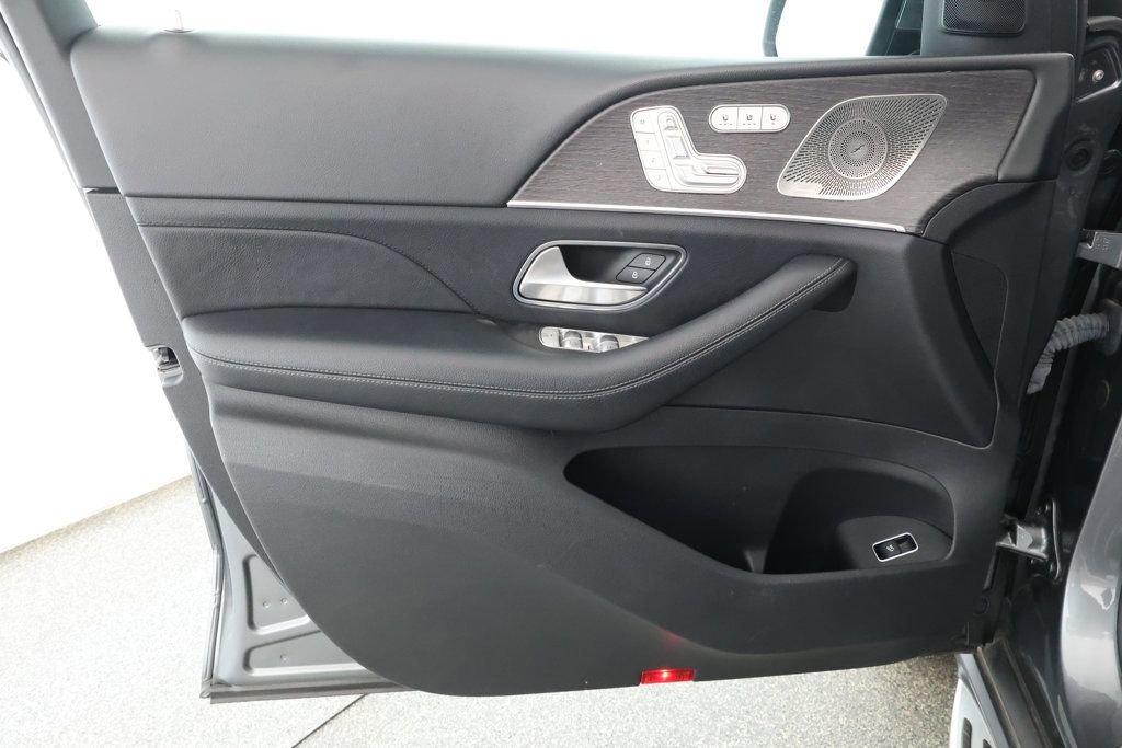 Used 2022 Mercedes-Benz GLS 450 4MATIC image 9