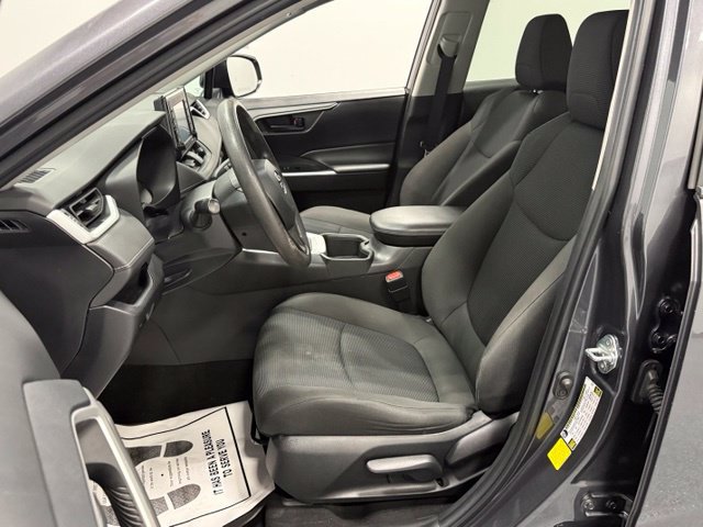 Used 2022 Toyota RAV4 LE FWD image 12