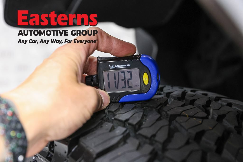 Used 2023 Jeep Wrangler Unlimited w/ Sun & Screen Package AWD/4WD image 27
