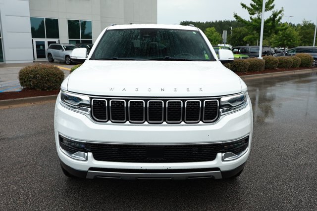 Used 2022 Jeep Wagoneer Series III AWD/4WD image 2