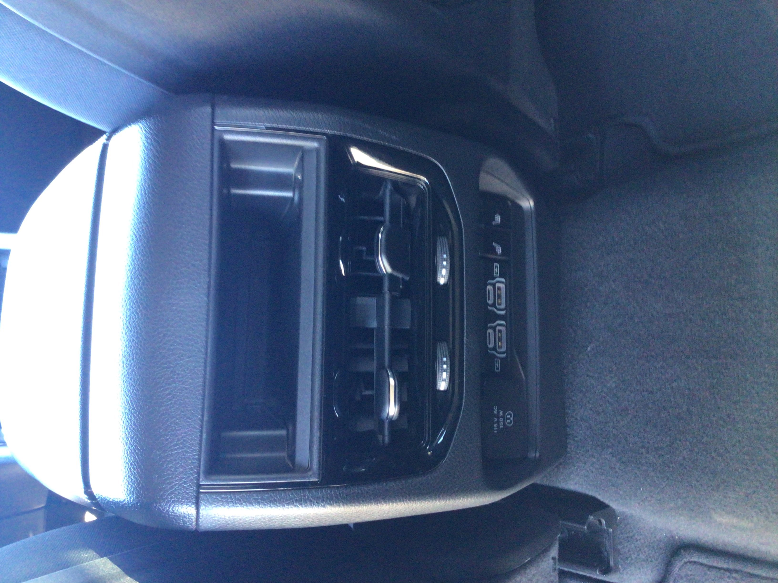 Used 2023 Jeep Grand Cherokee Limited AWD/4WD image 11