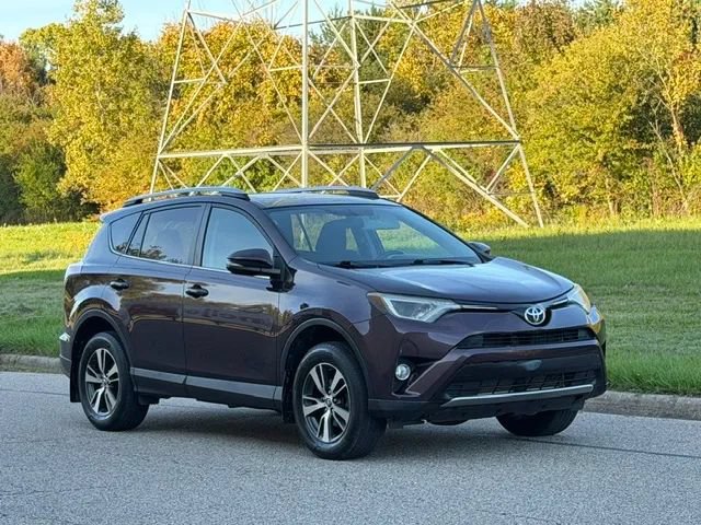 Used 2016 Toyota RAV4 XLE AWD/4WD image 2