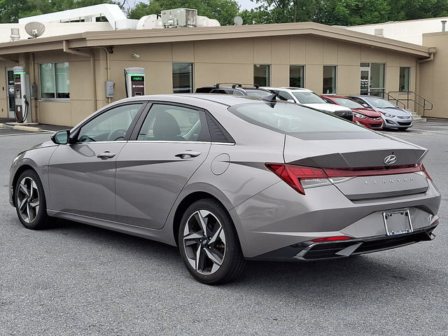 Certified 2021 Hyundai Elantra SEL w/ Convenience + Premium Package FWD image 6
