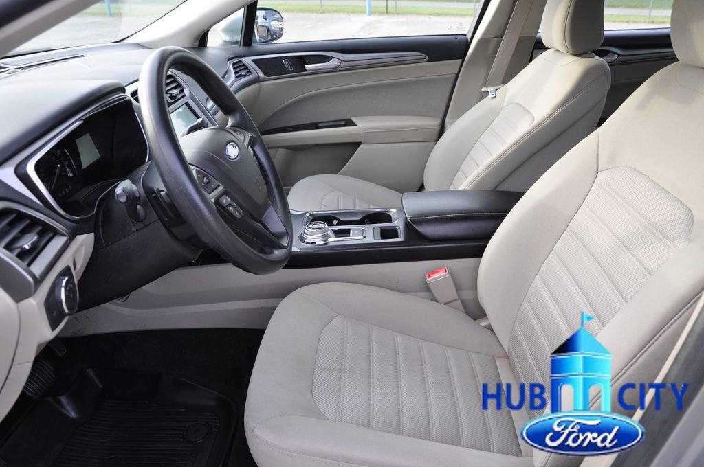 Used 2020 Ford Fusion SE AWD/4WD image 10