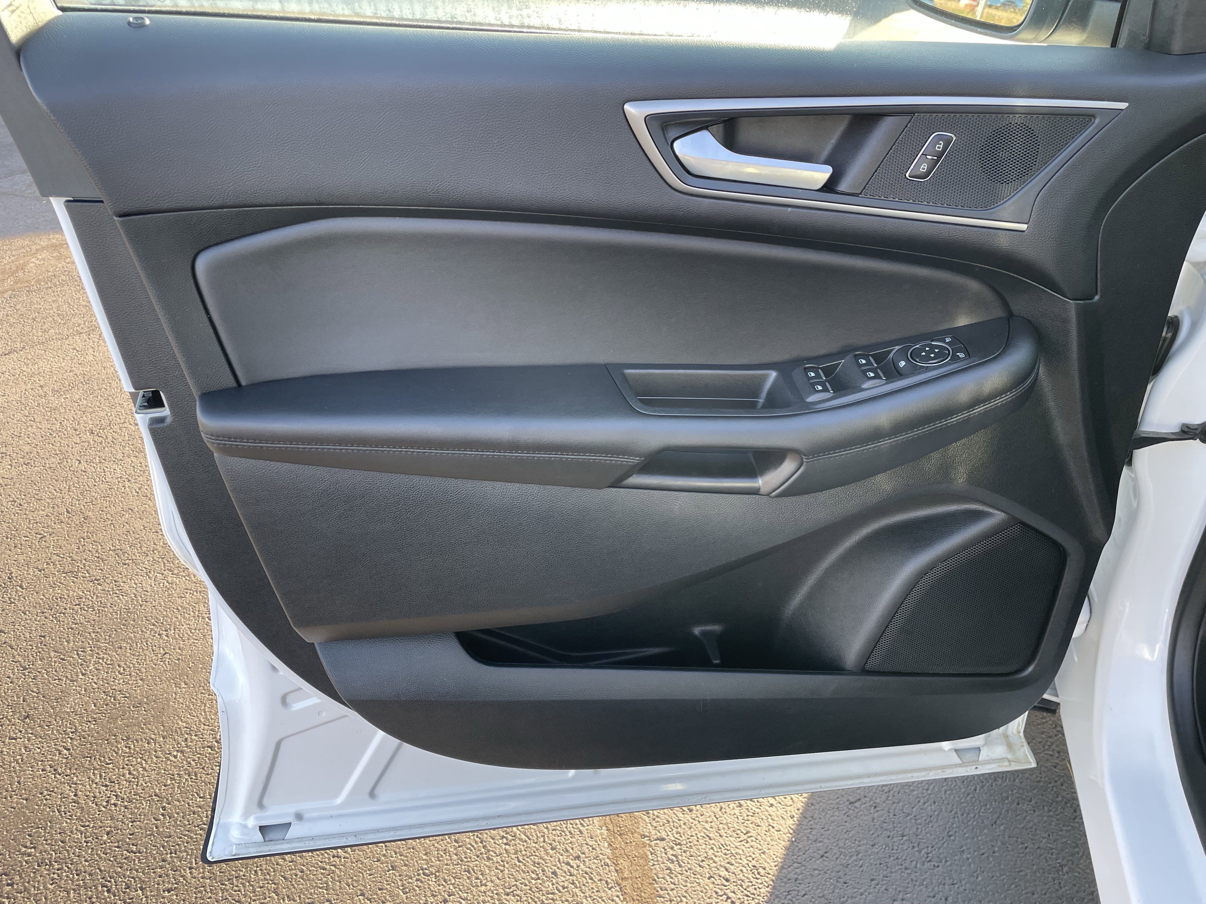 Used 2024 Ford Edge SEL w/ Convenience Package image 13