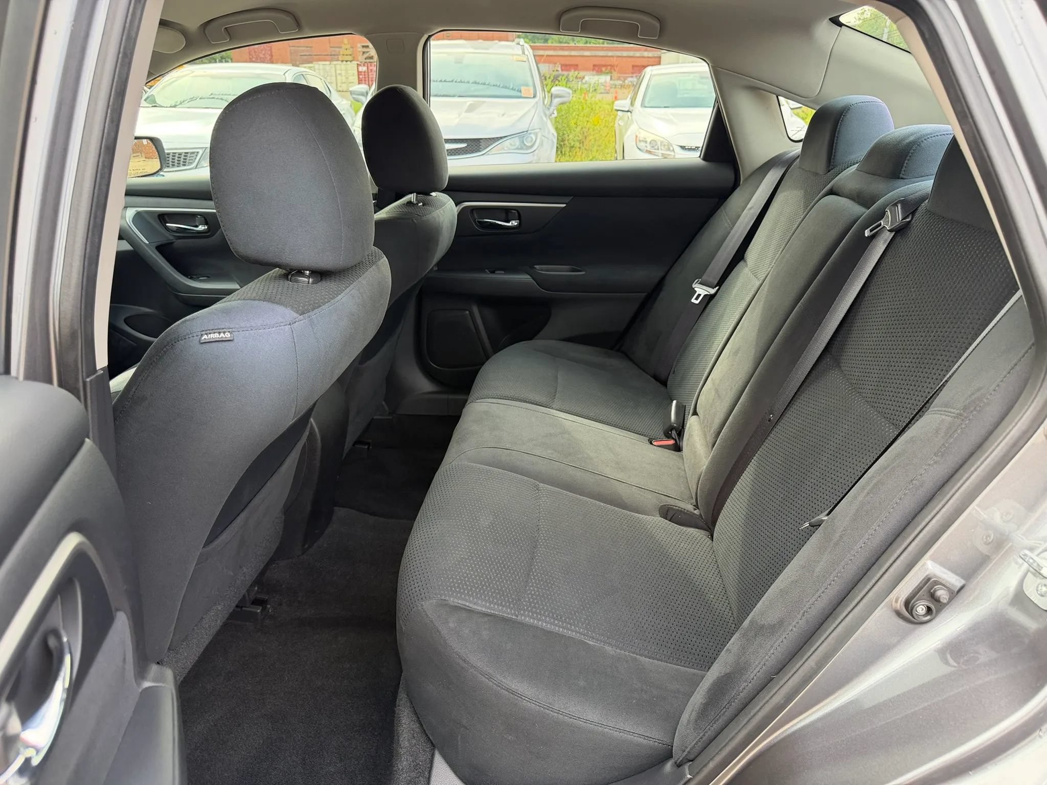 Used 2015 Nissan Altima 2.5 SV FWD image 16