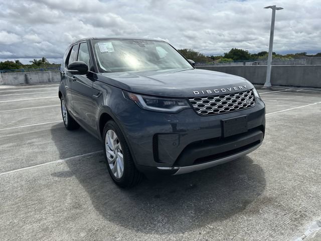Used 2025 Land Rover Discovery S image 19