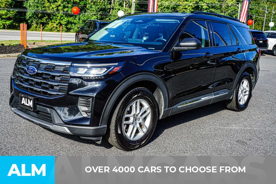 Used 2025 Ford Explorer Active RWD image 2