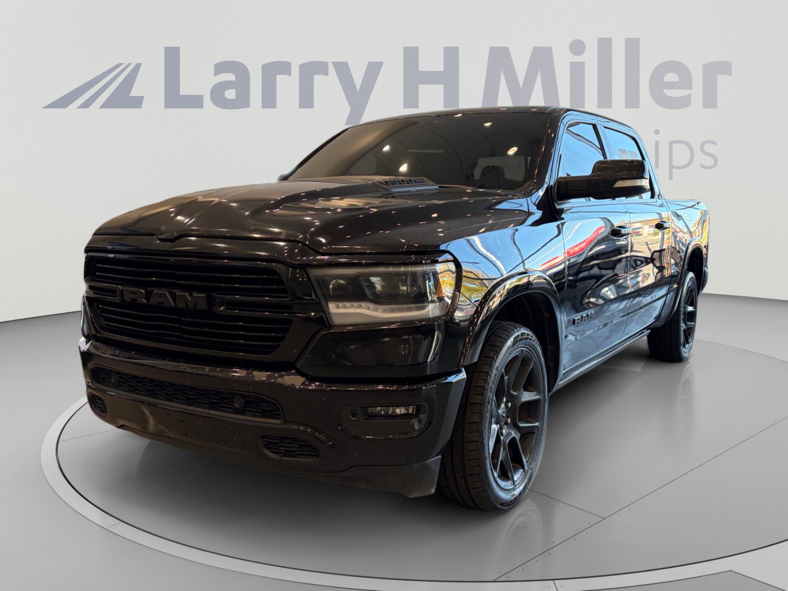 Used 2020 RAM 1500 Laramie AWD/4WD image 1