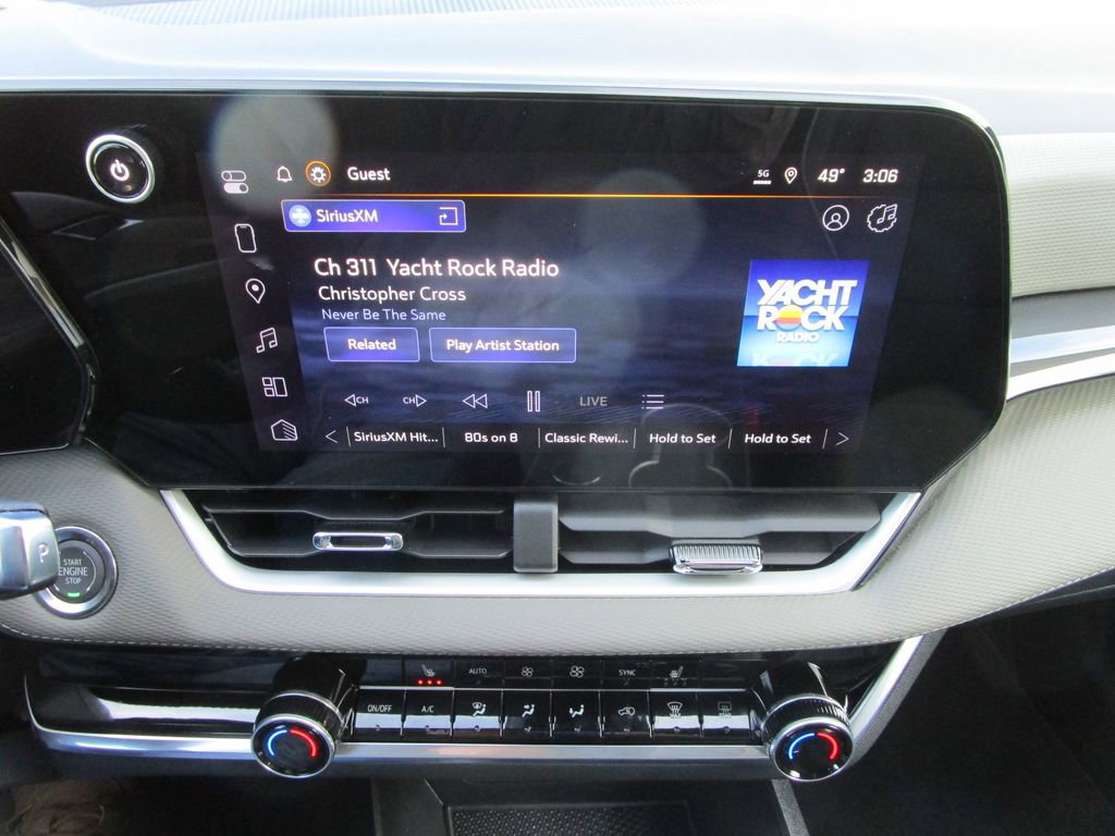 New 2026 Chevrolet Equinox LT w/ Convenience Package II FWD image 33