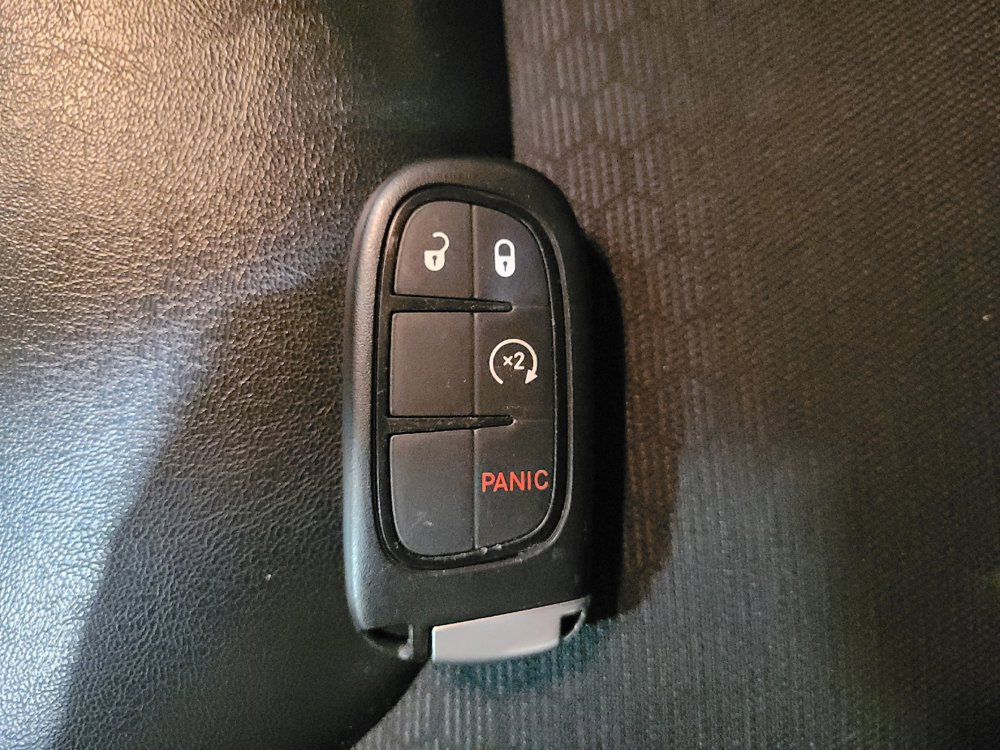 Used 2021 Jeep Cherokee Trailhawk w/ Sun, Sound & Nav Group AWD/4WD image 32