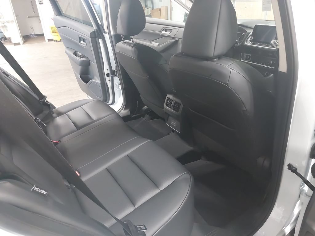 New 2026 Nissan Rogue Dark Armor AWD/4WD image 11