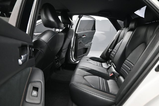 Used 2019 Toyota Avalon Touring FWD image 16