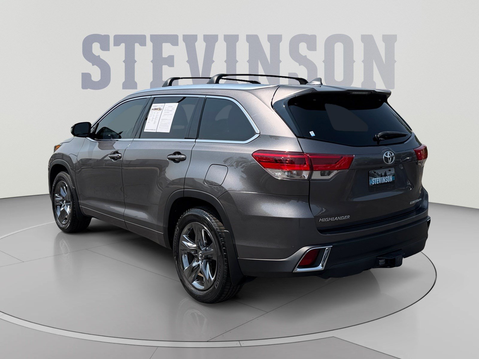 Used 2018 Toyota Highlander Limited Platinum AWD/4WD image 3