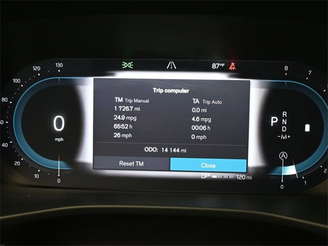 Used 2024 Volvo XC40 B5 Plus w/ Protection Package Premier image 27