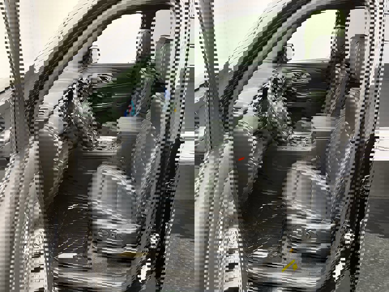 Certified 2023 Chevrolet Traverse LT w/ LT Premium Package image 3