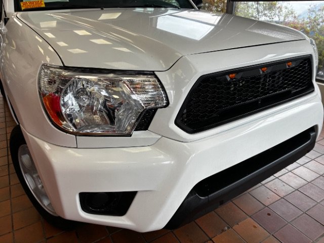 Used 2014 Toyota Tacoma 2WD Regular Cab image 2