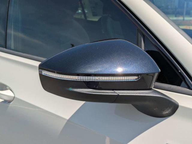 New 2026 Volkswagen Tiguan SE R-Line FWD image 12