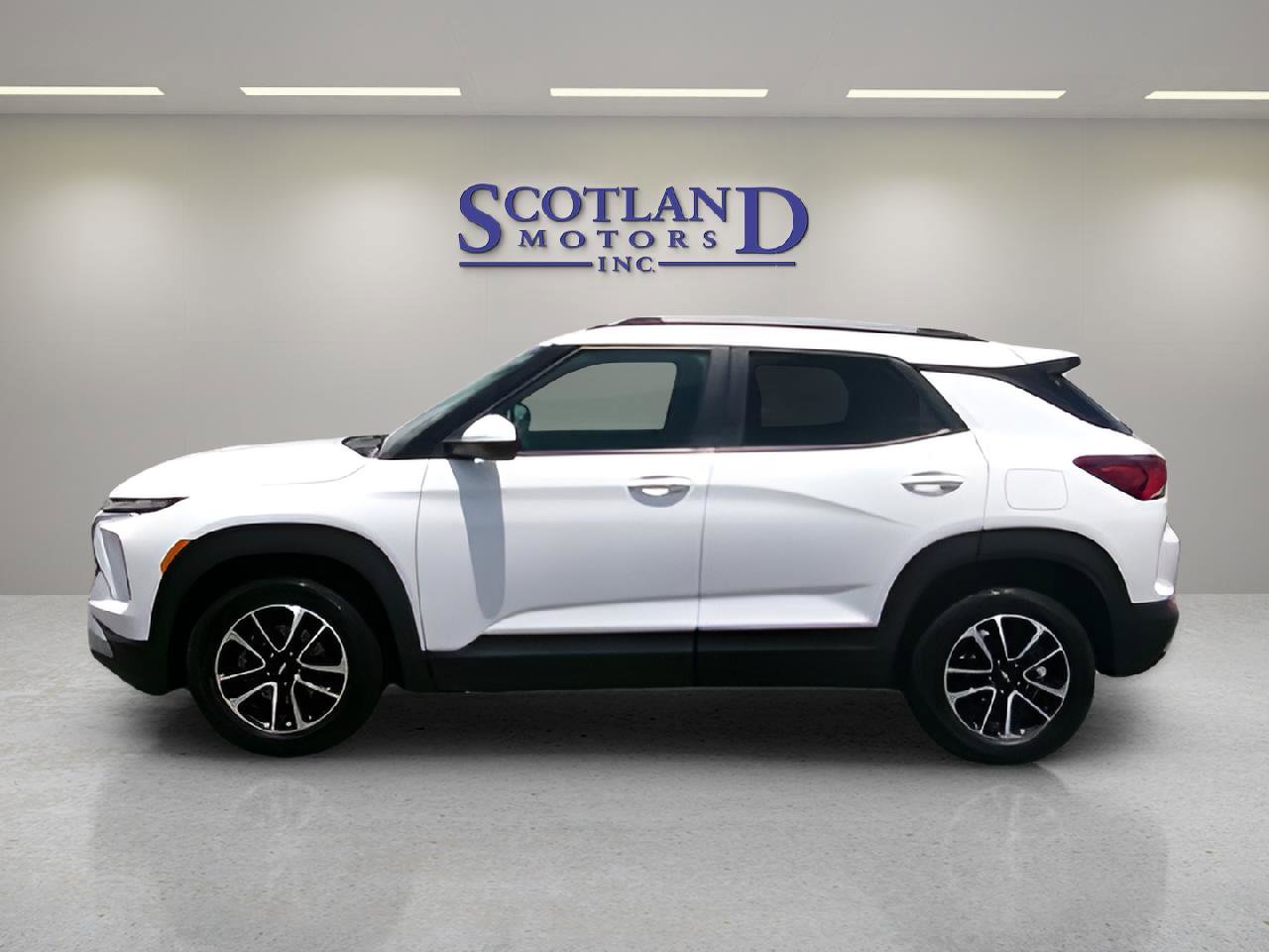 Used 2024 Chevrolet TrailBlazer LT image 1