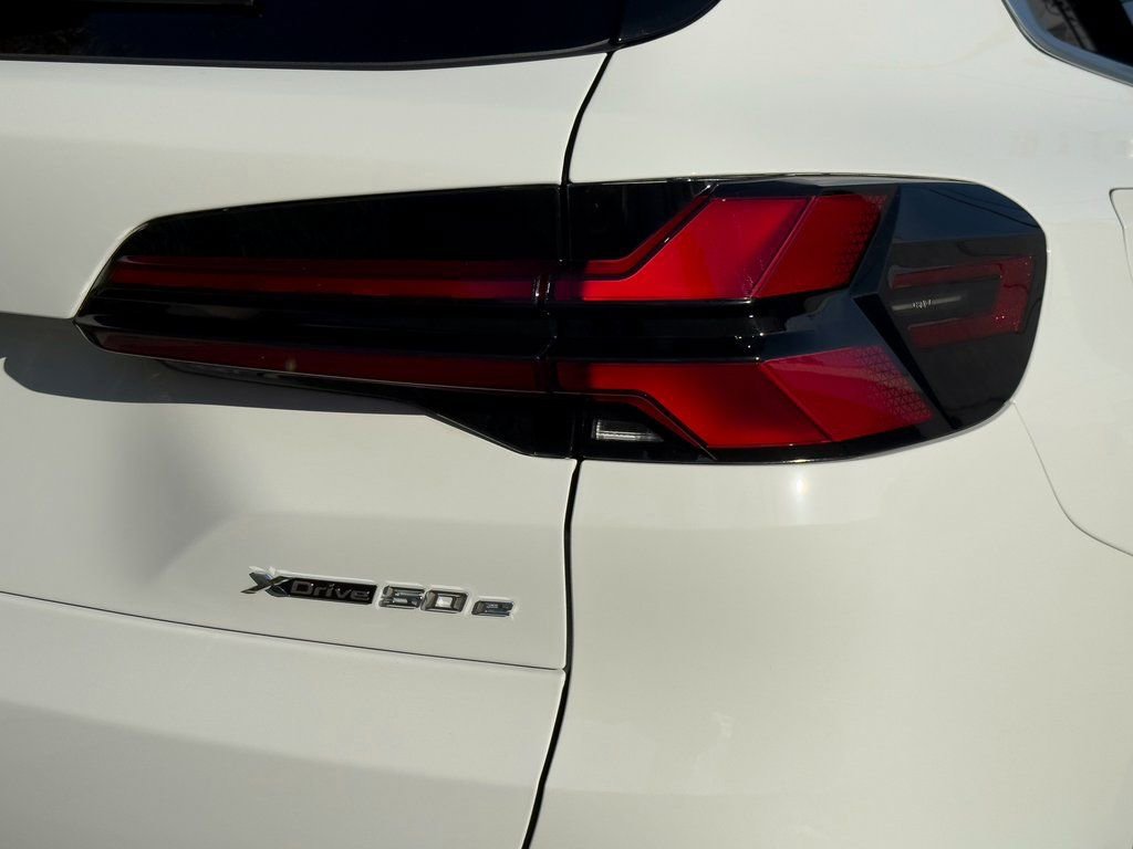 New 2026 BMW X5 xDrive50e w/ Executive Package image 7