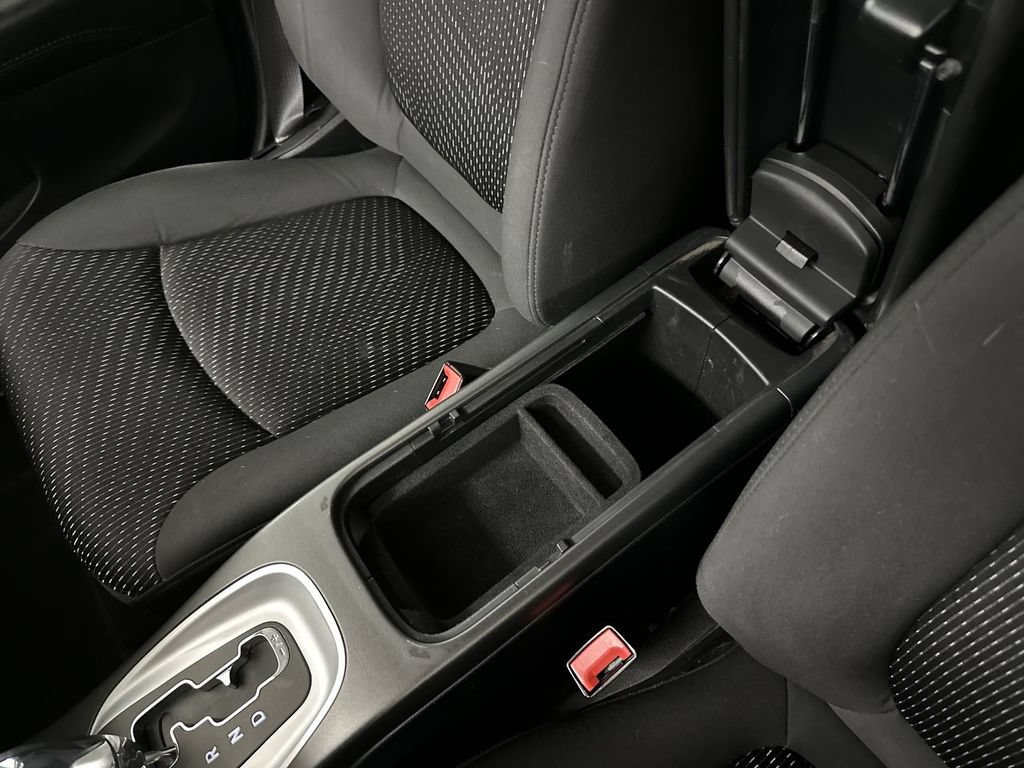 Used 2018 Dodge Journey SXT w/ Connectivity Group FWD image 46