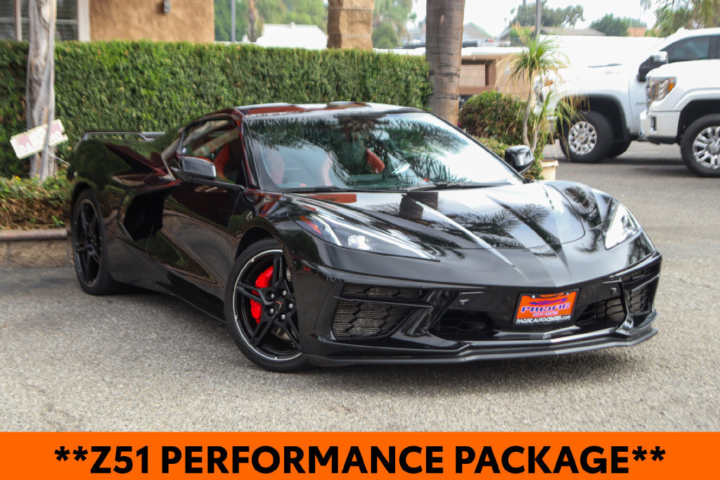 Used 2022 Chevrolet Corvette Stingray Premium Cpe w/ Z51 Performance Package RWD image 2