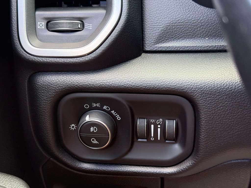 Used 2019 RAM 1500 Big Horn AWD/4WD image 20