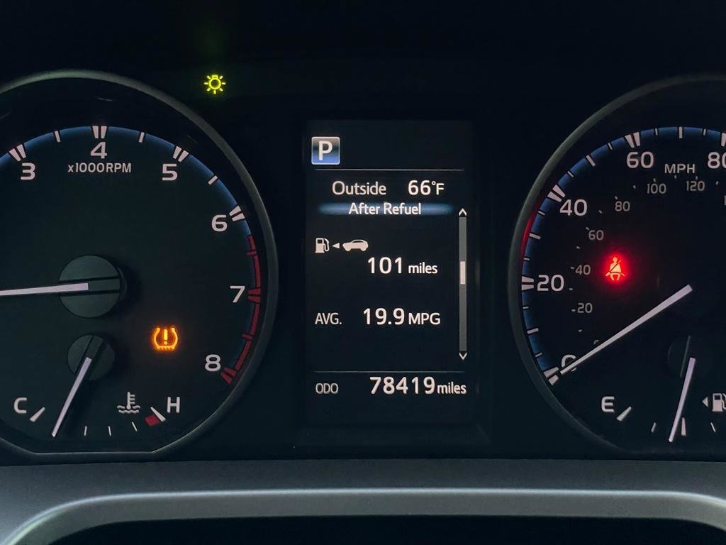 Used 2017 Toyota RAV4 LE image 10