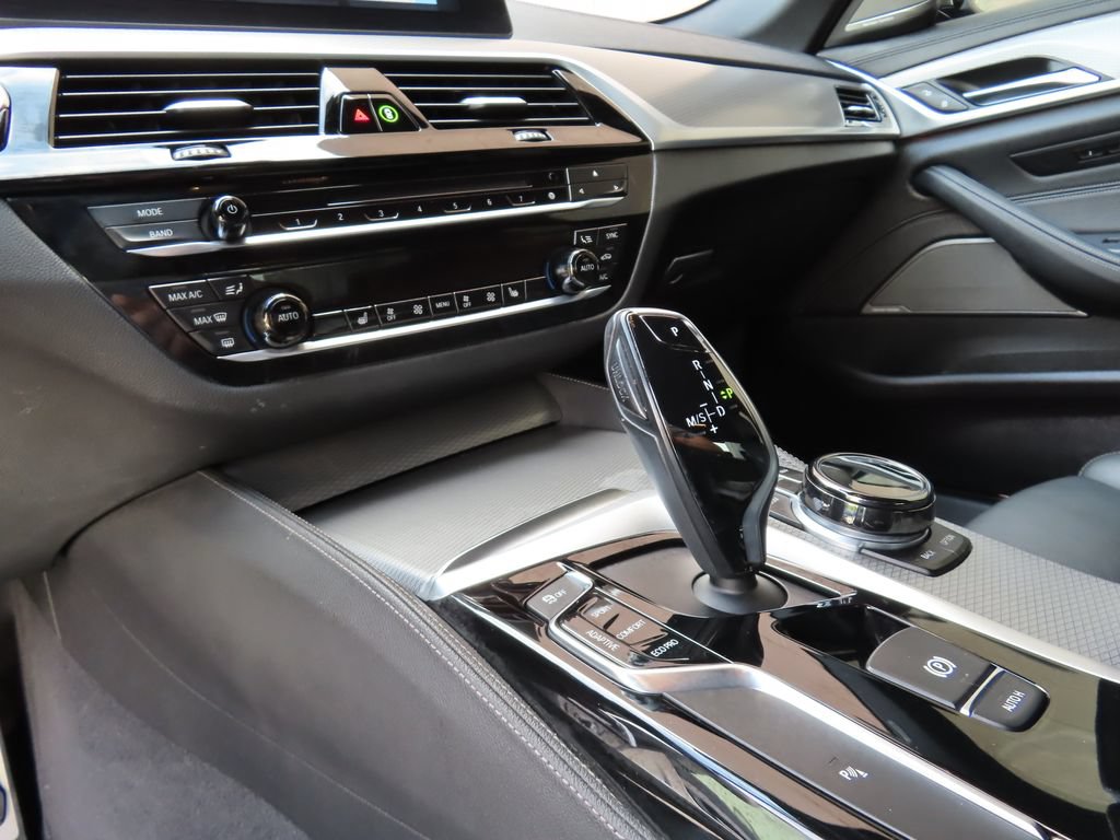 Used 2018 BMW M550i xDrive AWD/4WD image 22