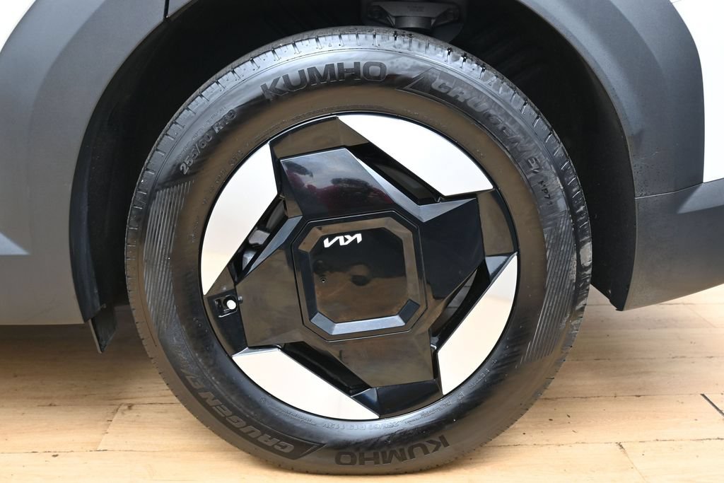 Used 2024 Kia EV9 Light RWD image 12