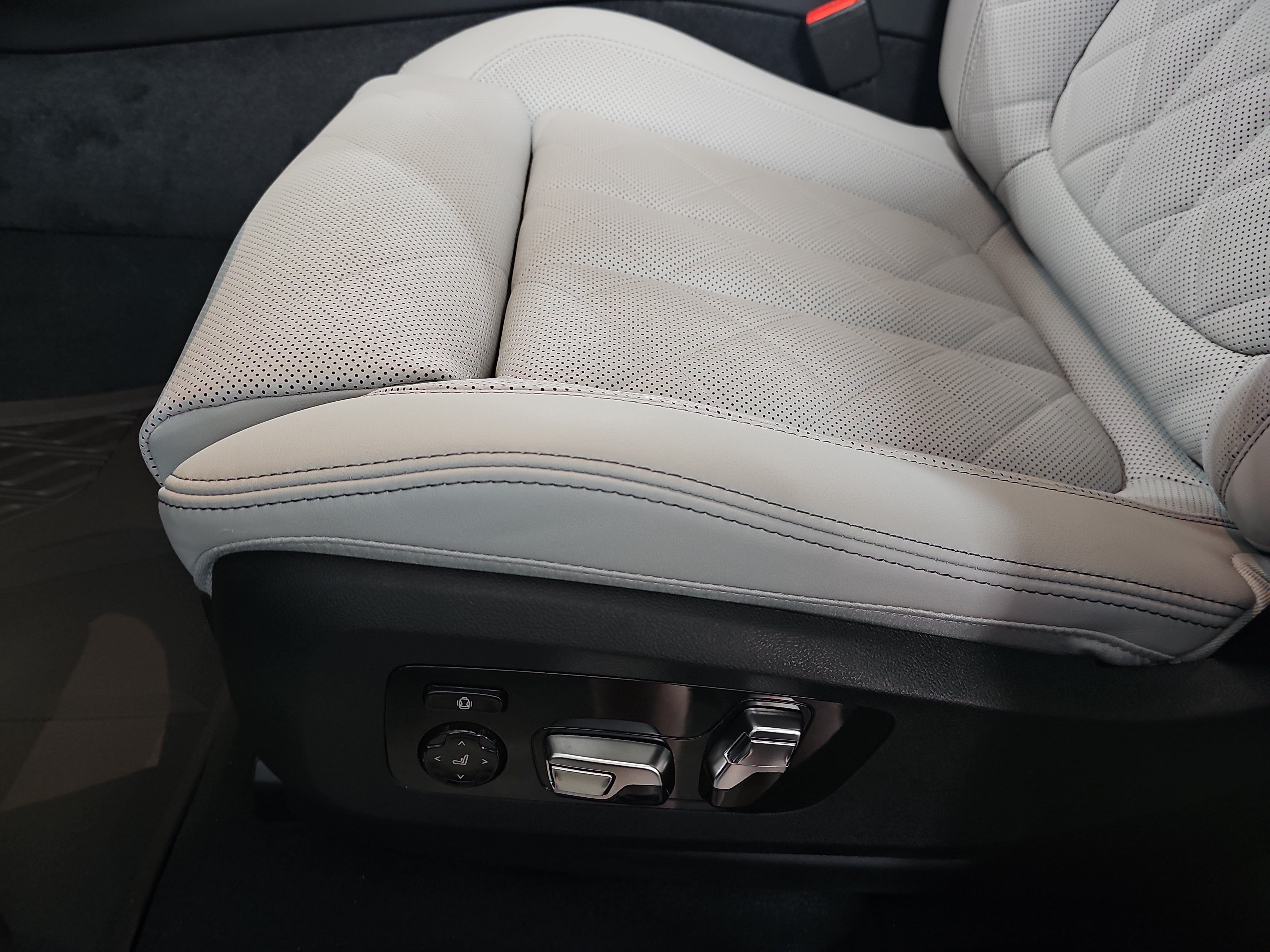 New 2026 BMW X5 xDrive50e AWD/4WD image 31