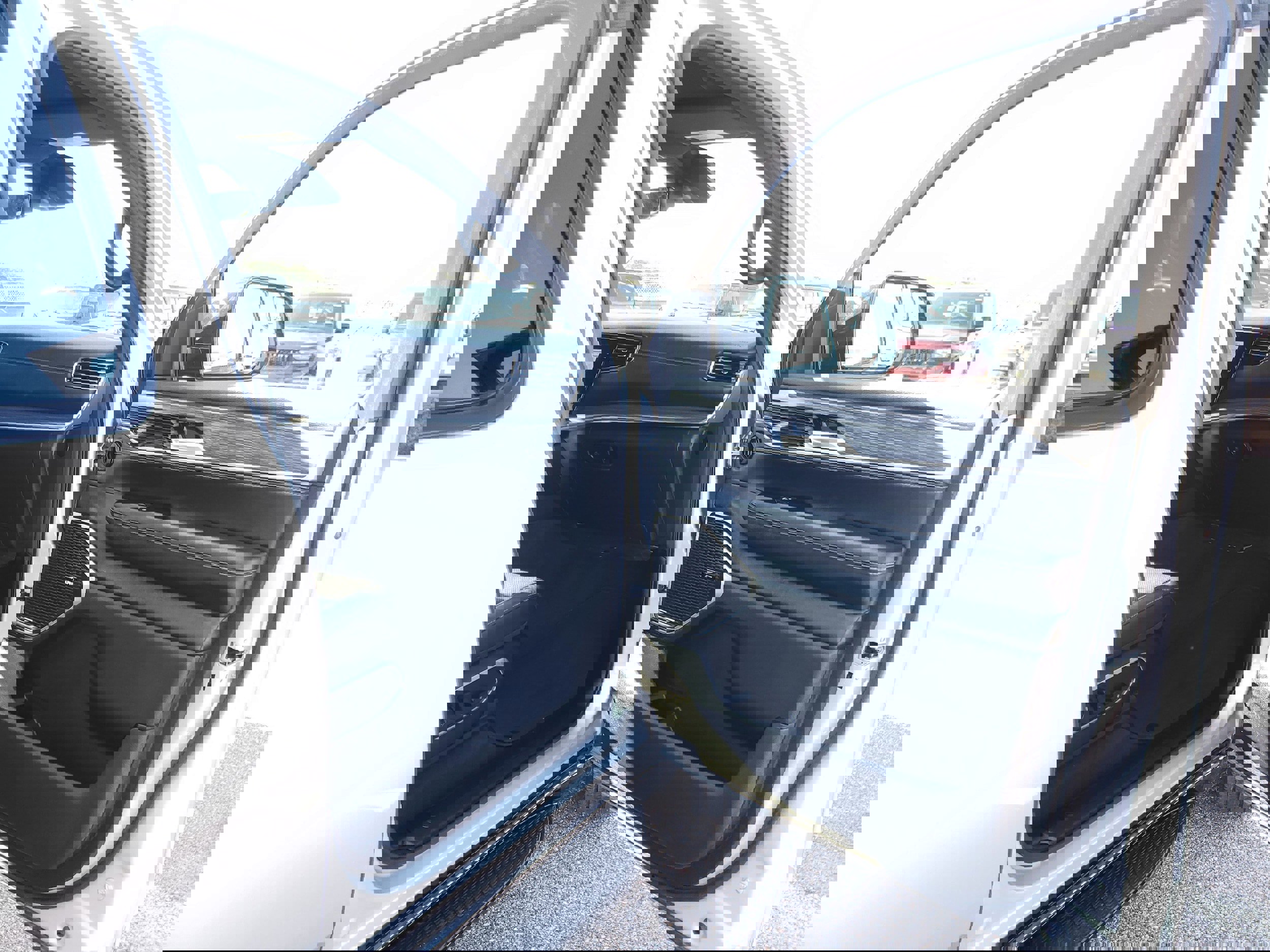 Used 2024 Jeep Wagoneer L Series II w/ Flexible Seating Group image 18