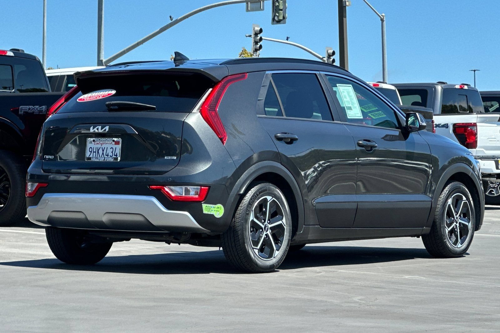 Used 2023 Kia Niro EX FWD image 5