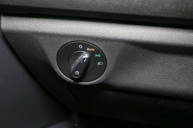 Used 2023 Volkswagen Jetta SE image 32