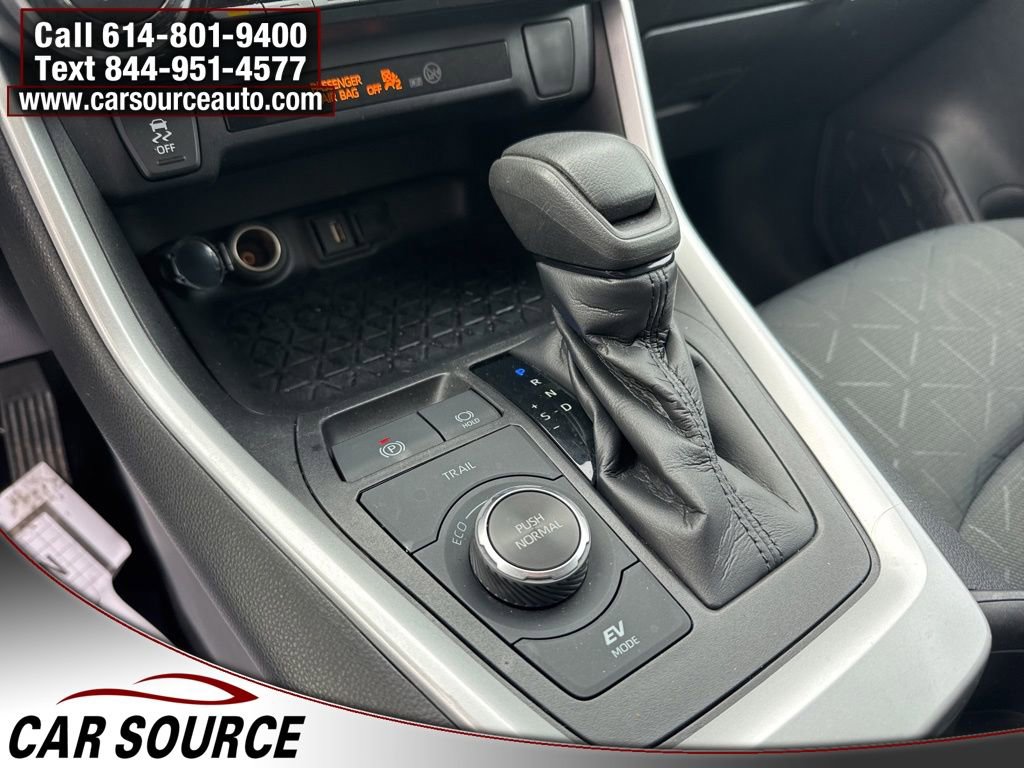 Used 2021 Toyota RAV4 XLE w/ Convenience Package image 13