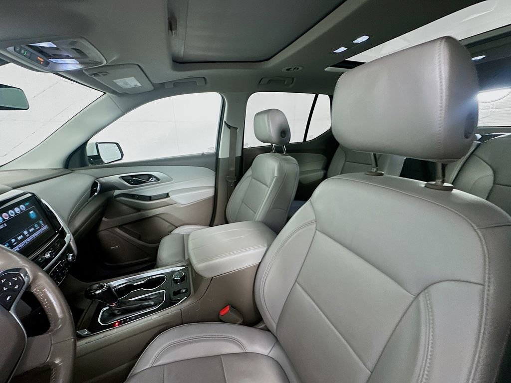 Used 2019 Chevrolet Traverse LT w/ LT Premium Package image 21