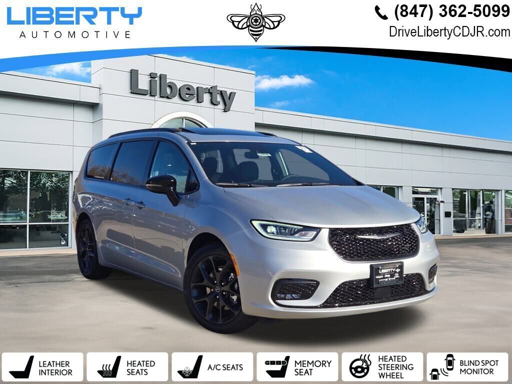 New 2026 Chrysler Pacifica Limited w/ S Appearance Package