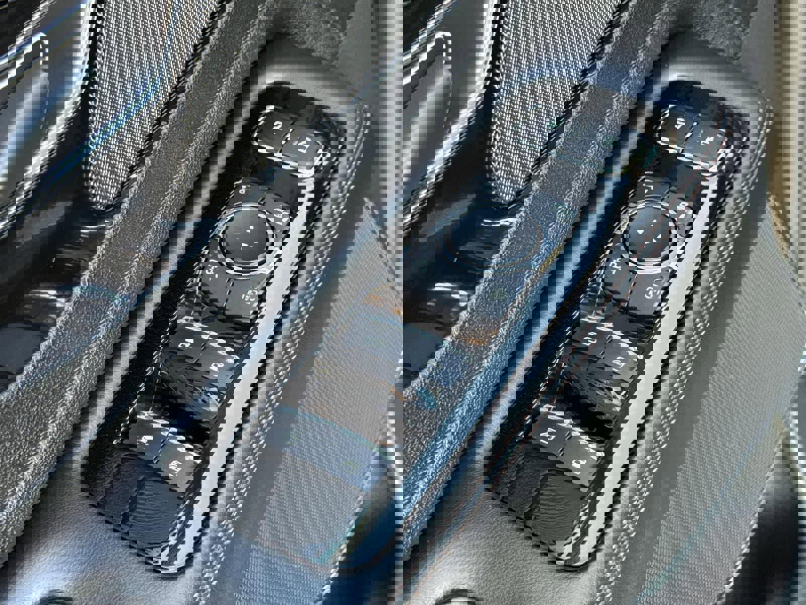 Used 2023 Lincoln Aviator 2WD image 16