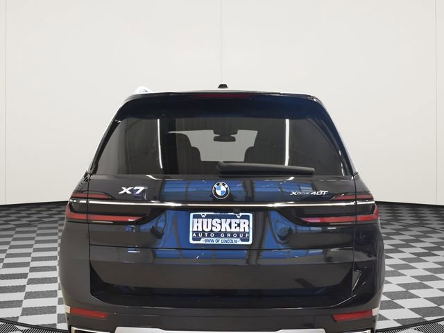 Used 2024 BMW X7 xDrive40i AWD/4WD image 11