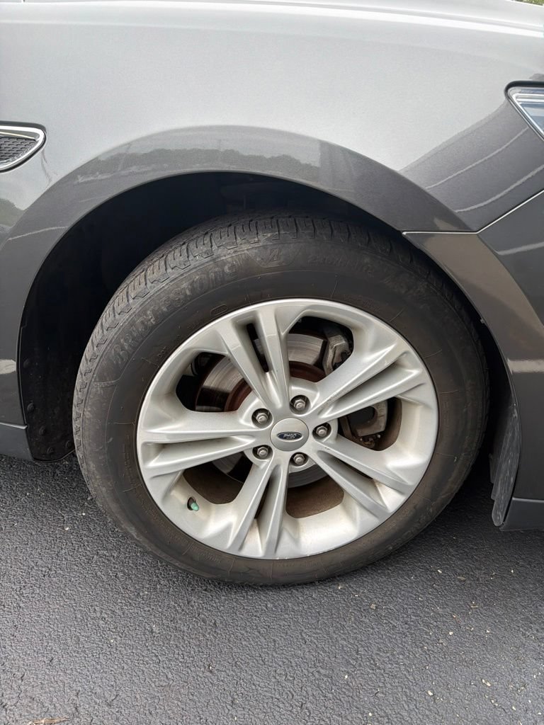 Used 2015 Ford Taurus SEL w/ Equipment Group 201A FWD image 5