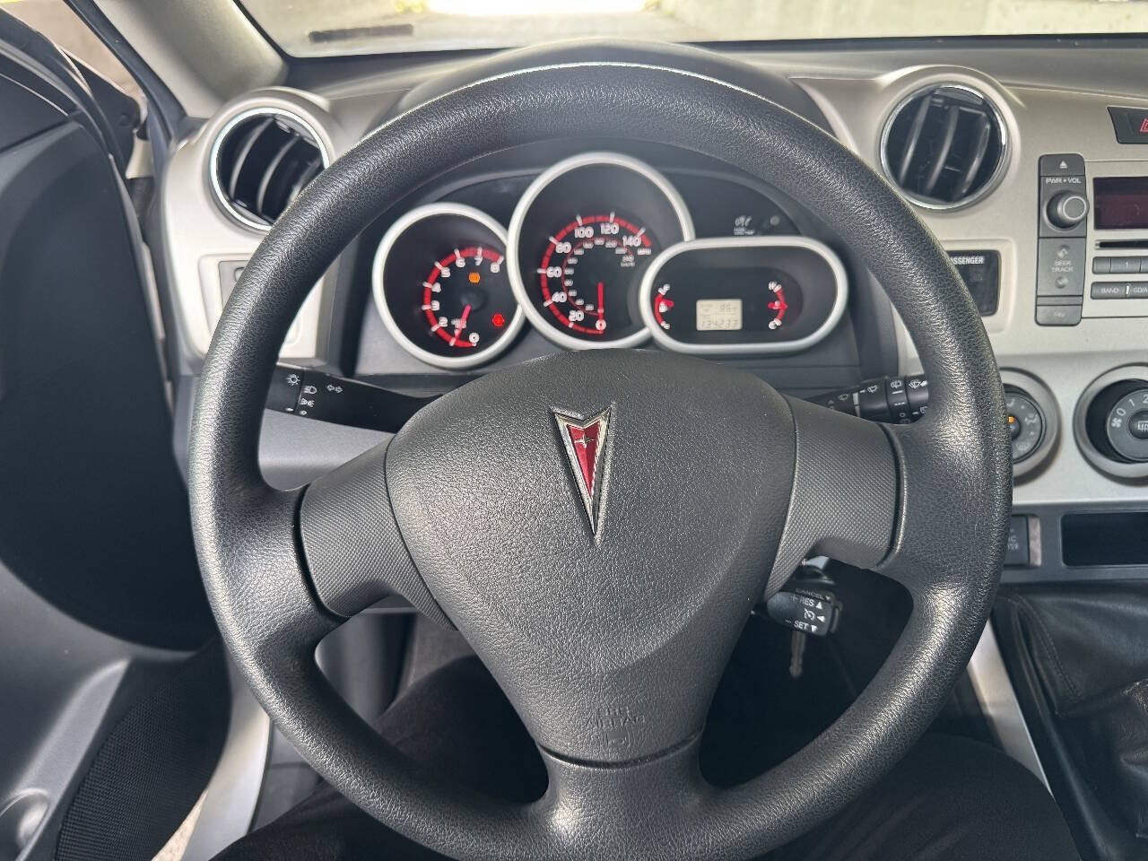 Used 2009 Pontiac Vibe w/ Preferred Package FWD image 10