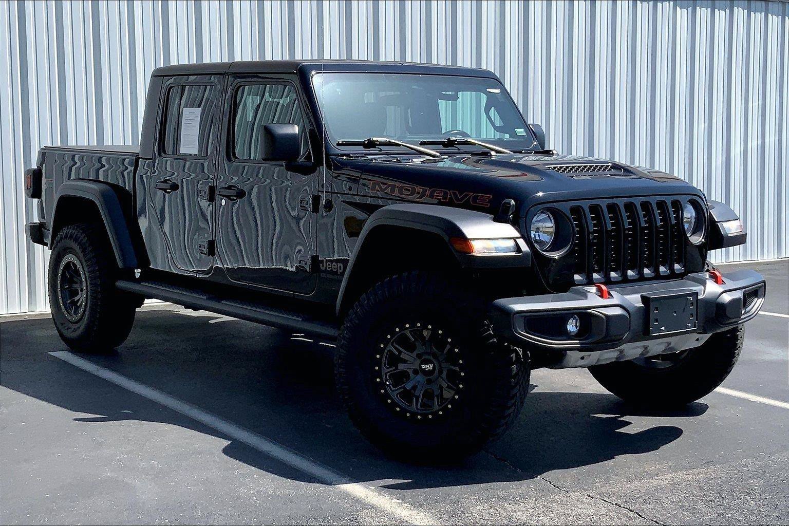 Used 2021 Jeep Gladiator Mojave w/ Cold Weather Group AWD/4WD image 32