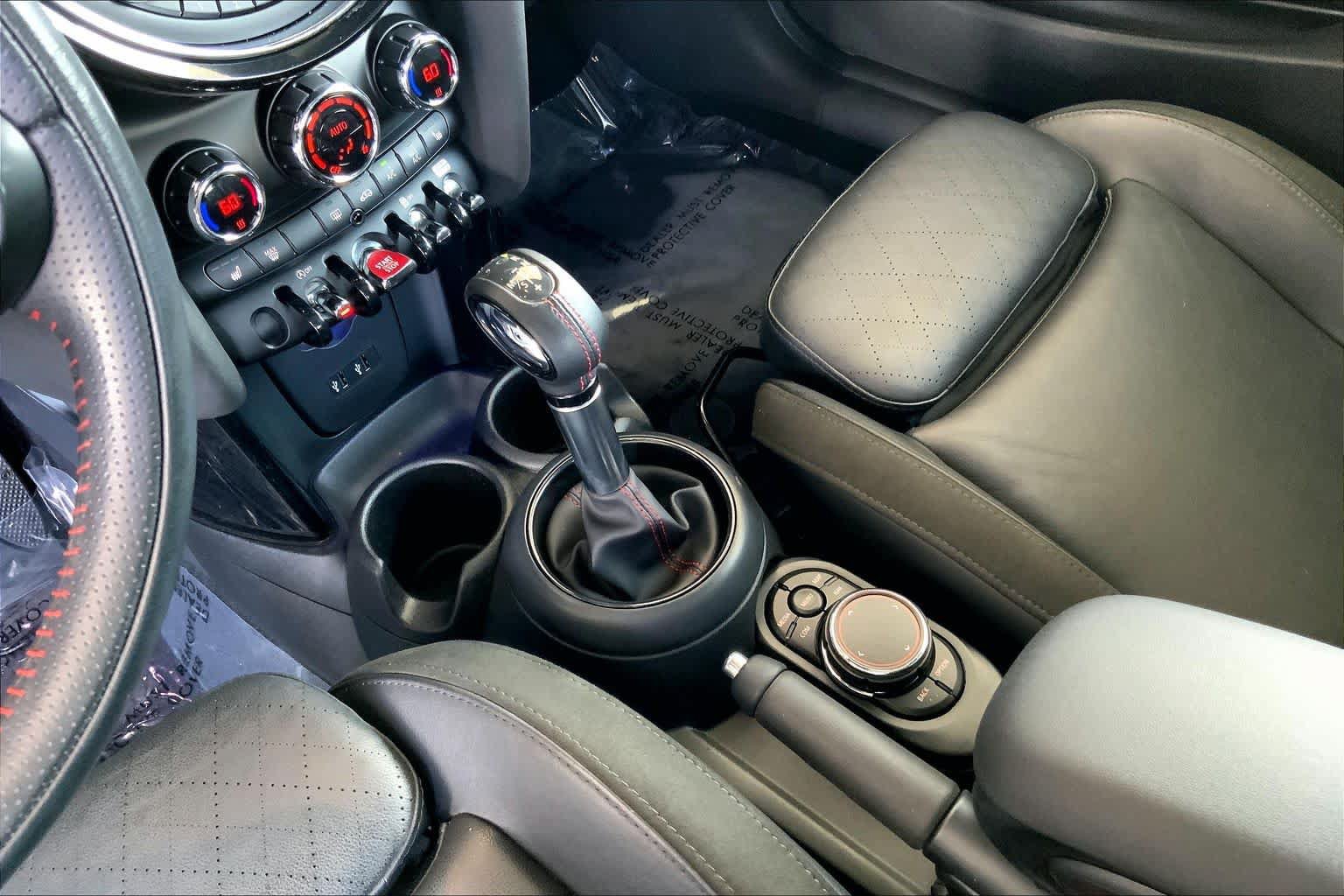 Used 2019 MINI Cooper S w/ Signature Upholstery Package FWD image 17