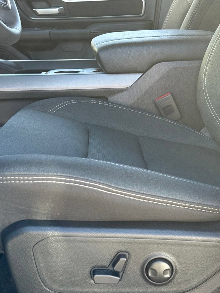 Used 2025 RAM 1500 Big Horn AWD/4WD image 4