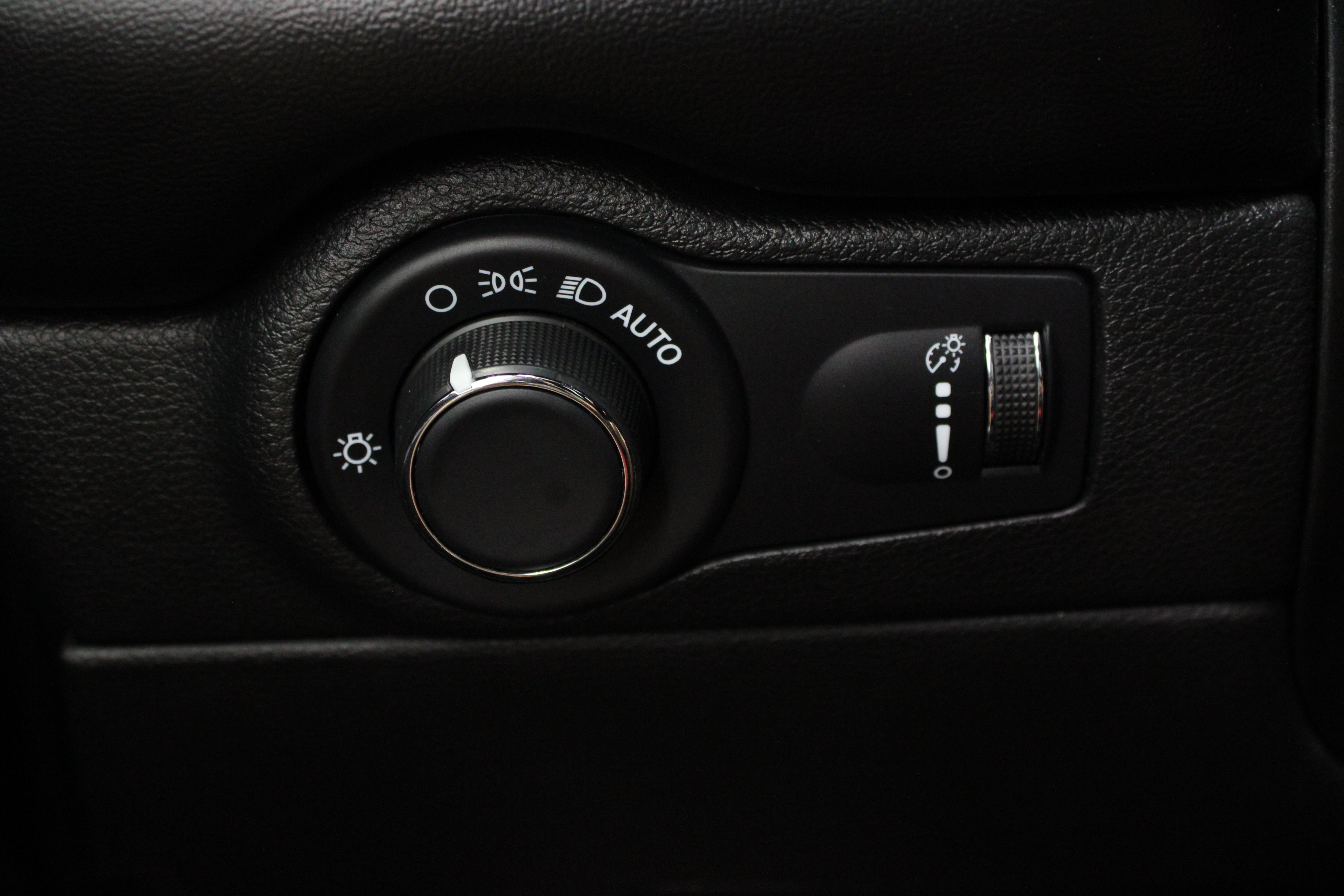Used 2023 Dodge Durango SXT Launch Edition RWD image 25