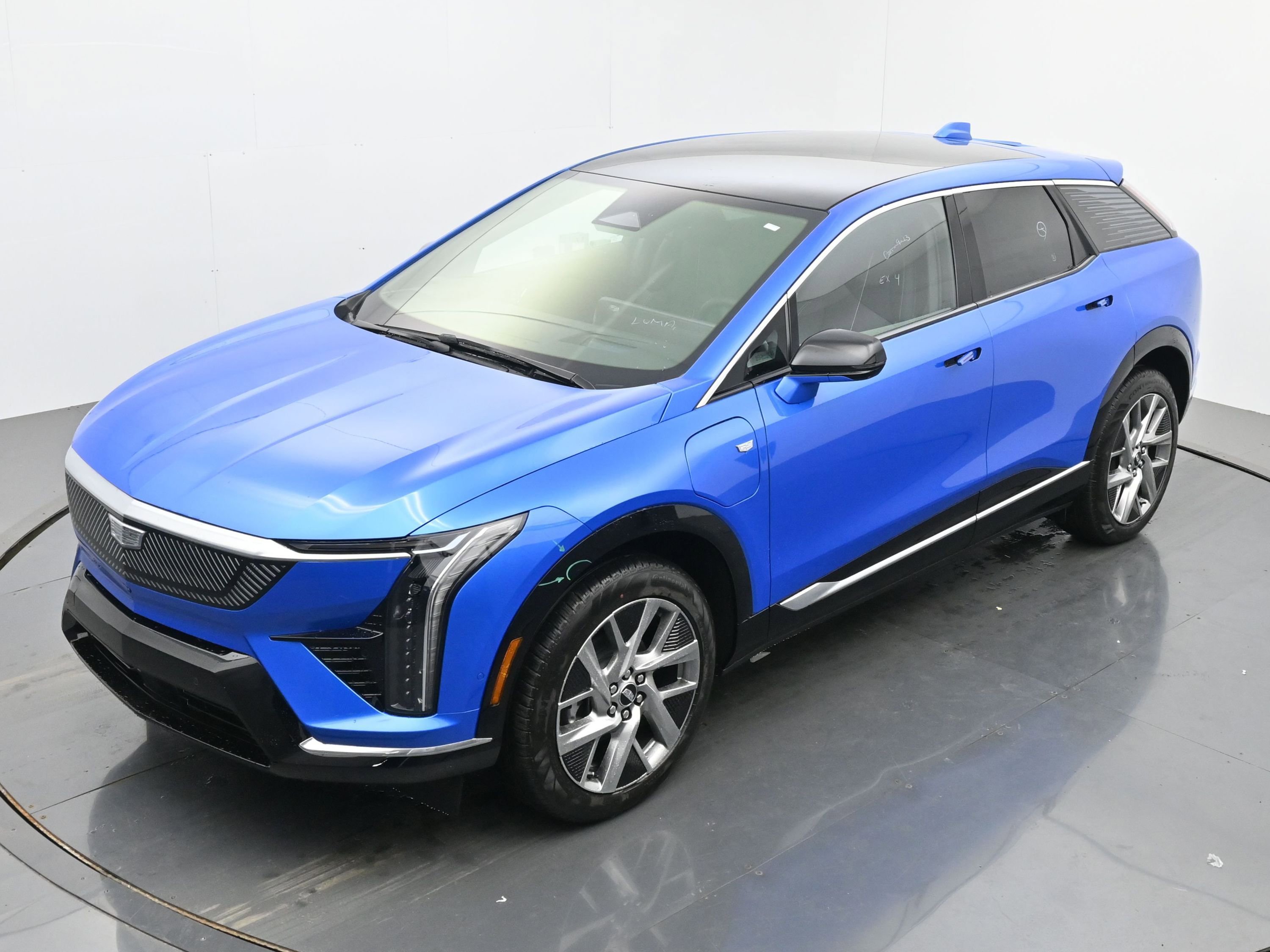 New 2026 Cadillac Optiq Luxury 2 AWD/4WD image 24