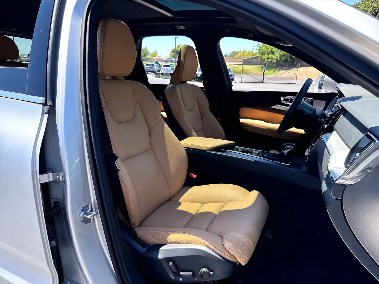 Used 2019 Volvo XC60 T5 Momentum w/ Advanced Package AWD/4WD image 10